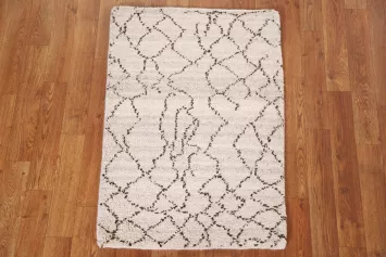 Hand-Knotted Moroccan Wool Rug 2x3