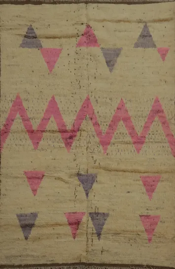 Moroccan Rug 4x6 with Eye-catching Chevron and Triangle Design