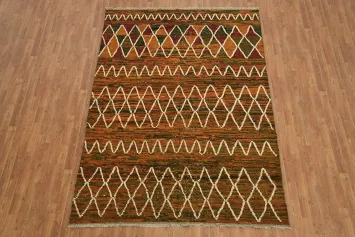 Vintage-Style Rug with Unique Geometric Diamond Design 7x10