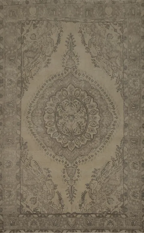Traditional Tabriz Persian Area Rug 6x10 Perfect for Sophisticated Spaces