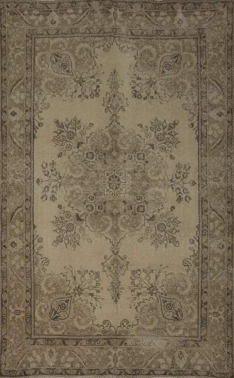 Classic Tabriz Persian Area Rug 6x9 with Ornate Medallion and Vintage Charm