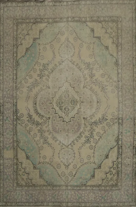 Classic Tabriz Persian Area Rug 10x13 with Detailed Geometric Patterns