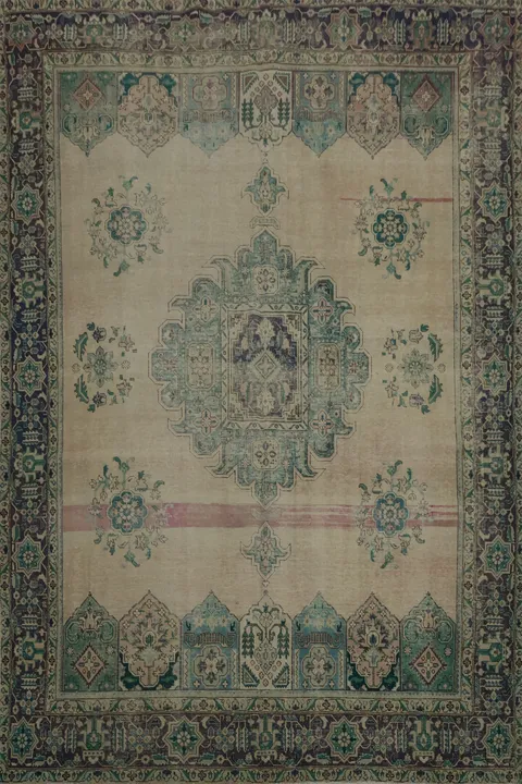 Classic Chic: Exquisite Vintage Tabriz Persian Area Rug 10x13
