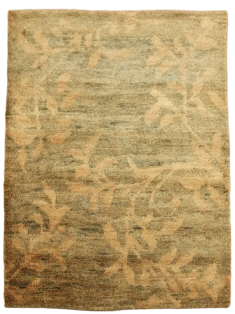 Sophisticated Green Rug with Subtle Floral Motifs for Class 5x6