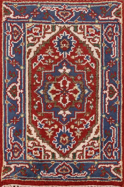 Classic Persian-Inspired Rug with Rich Red Detailing 2'x3'