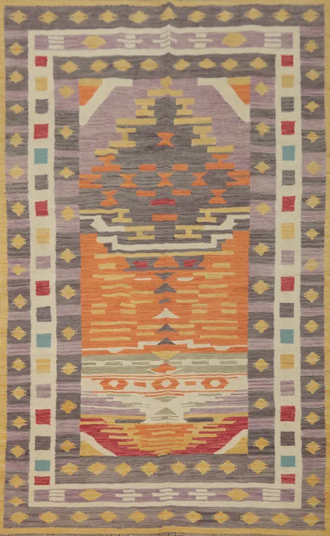 Handcrafted Artistic Rug with Intricate Geometrical Motifs 5x8