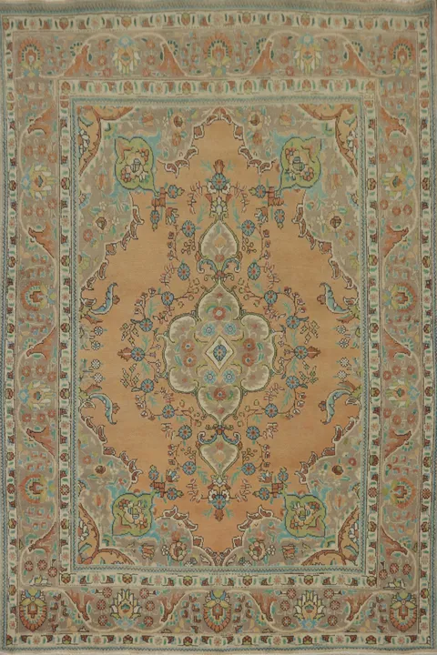 Exquisite Persian Tabriz Design Rug 7x9 with Intricate Medallion Pattern