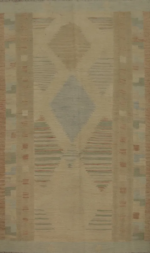 Muted Tones in Geometric Design: An Elegant Kilim Rug 5x7
