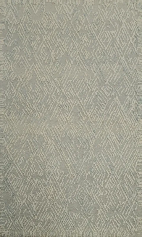 Refined Area Rug 5x8 with Contemporary Geometric Design Style