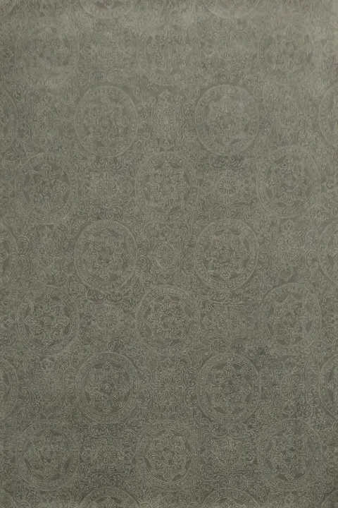 Hand tufted Muted Gray Area Rugs Decorated with Circular Motifs