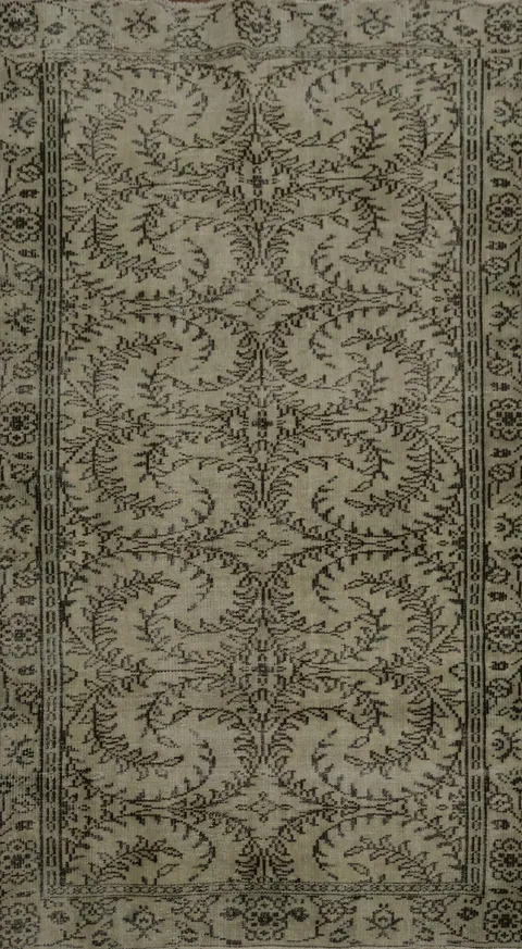 Elegantly Crafted Vintage Floral Pattern Anatolian Area Rug 5x9