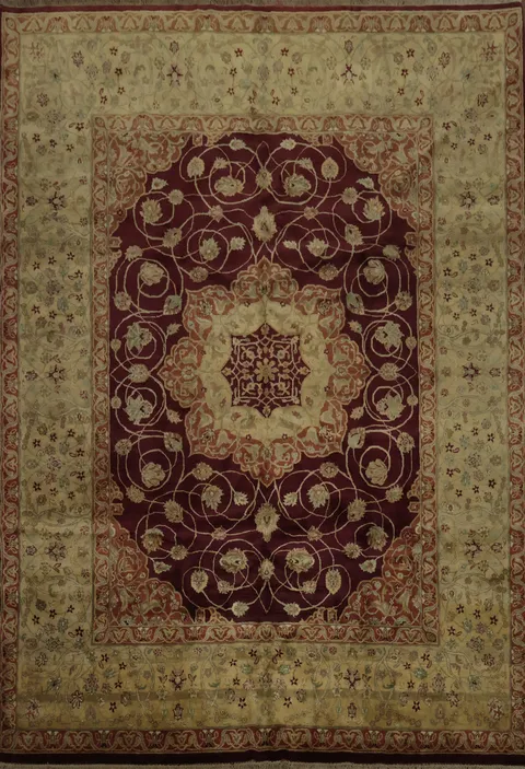 Craftsmanship in a Luxurious Medallion Agra Area Rug 9x12