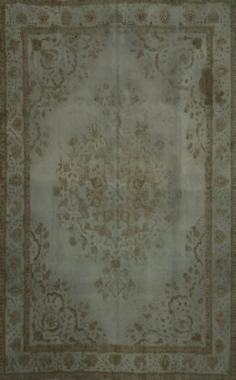 Tabriz Persian Area Rug 9x13 with Worn-In Charm and Artful Design