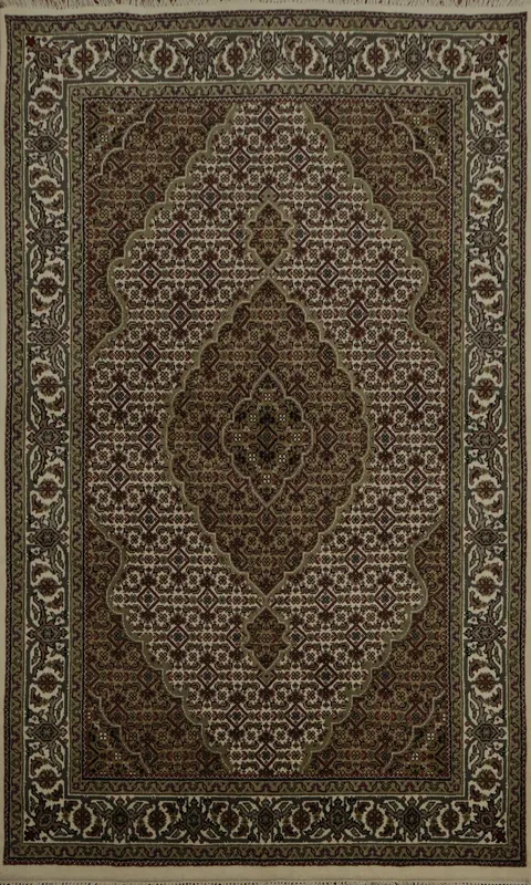 Handcrafted Tabriz Rug 4x6 with Ornate Medallion Centerpiece