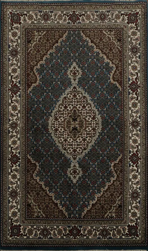 Tabriz Mahi Oriental Rug 4x6 for a Touch of Luxury in Any Room