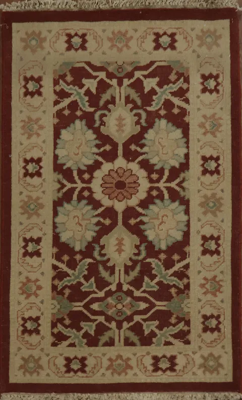 Luxurious Earth-Toned Accent Rug Featuring Classic Motifs 2x3