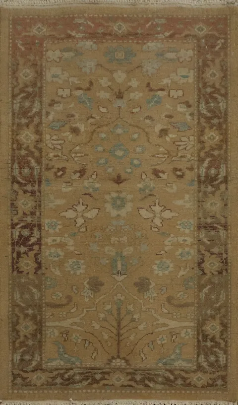 Elegant Traditional Beige Rug with Intricate Floral Design 2x4