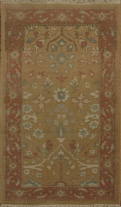 Traditional Rug with Intricate Floral Patterns and Warm Color Palette 2x4