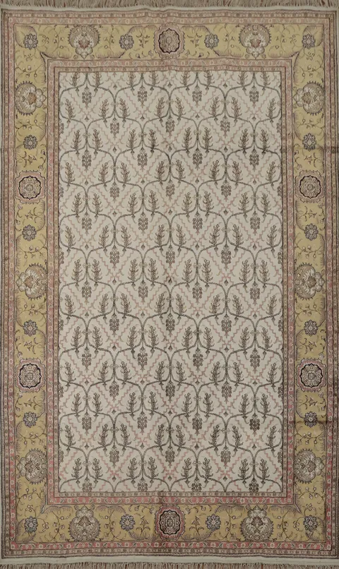 Luxury Pure Silk Kashmir Vintage Border Rug with Classic Floral Design 6x9