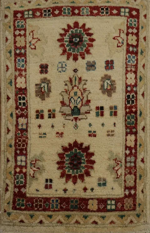Richly colored floral Peshawar Foyer Rug 2x3 ft