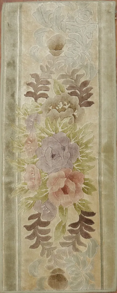 Elegant Floral Pattern Art Deco Chinese Rug 1x3