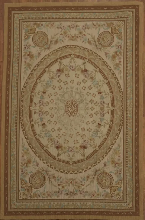 Elegant Oval Patterned Aubusson Tapestries Chinese Rug 4x6