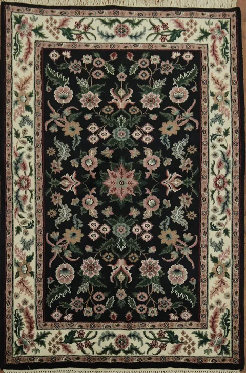 Elegant Floral Design Kashan Oriental Rug 4x6