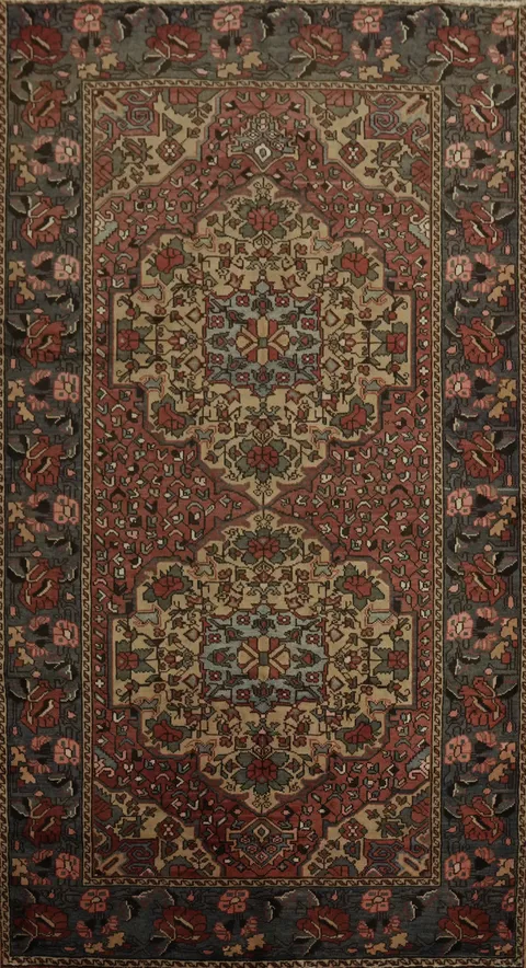 Elegant Floral Bakhtiari Persian Area Rug 5x10