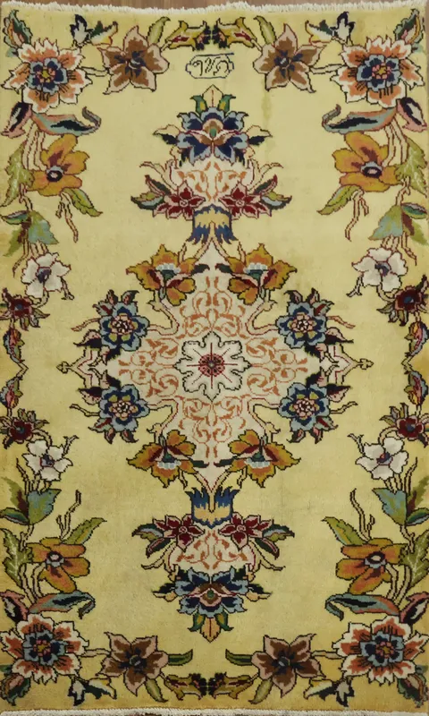Vintage Floral Elegance: Kashan Persian Rug 3x5