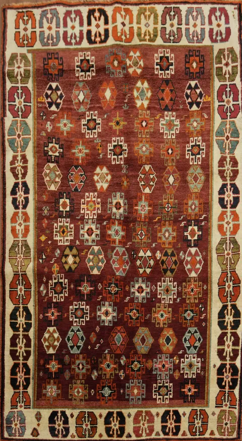 Cultural Elegance: Traditional Shiraz Persian Area Rug 5x8