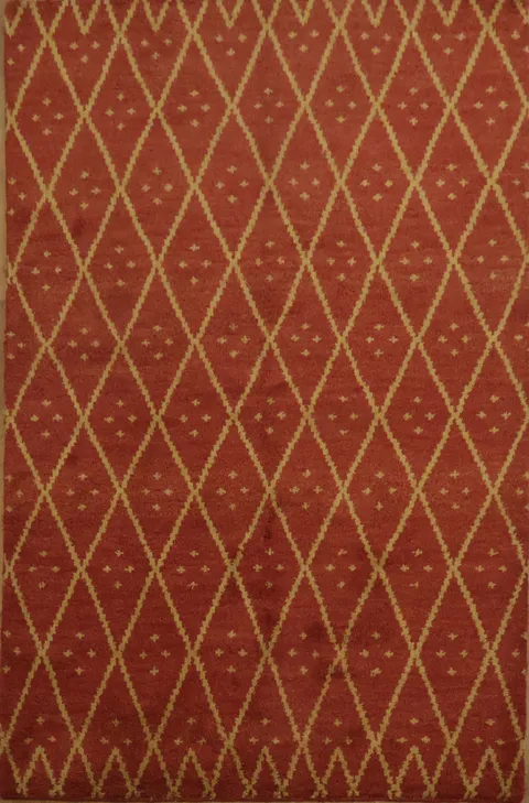 Warm Tone Rug Featuring Intricate Diamond Patterns