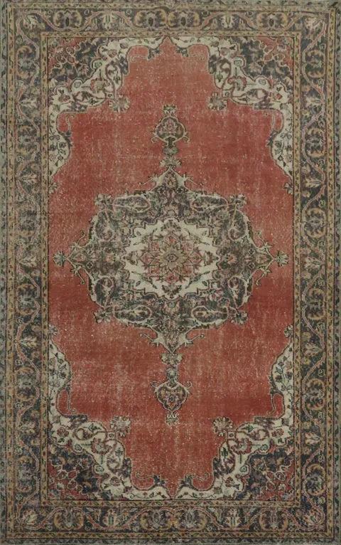 Elegant Vintage Rug with Ornate Medallion Design and Rich Colors 6x10