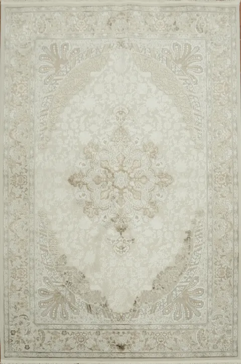 Traditional Beige and Cream Medallion Design Rug 5x8