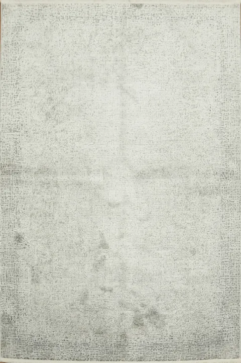 Sophisticated Light Gray Rug for a Minimalist Aesthetic 5x8