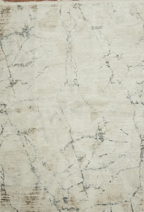 Elegant Ivory and Gray Rug with Marble-Like Design 5x8