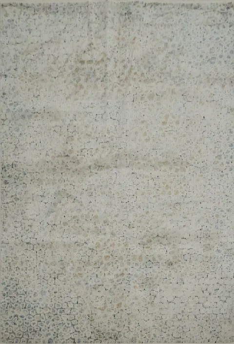 Elegant Neutral-Tone Area Rug with Intricate Details 5x8