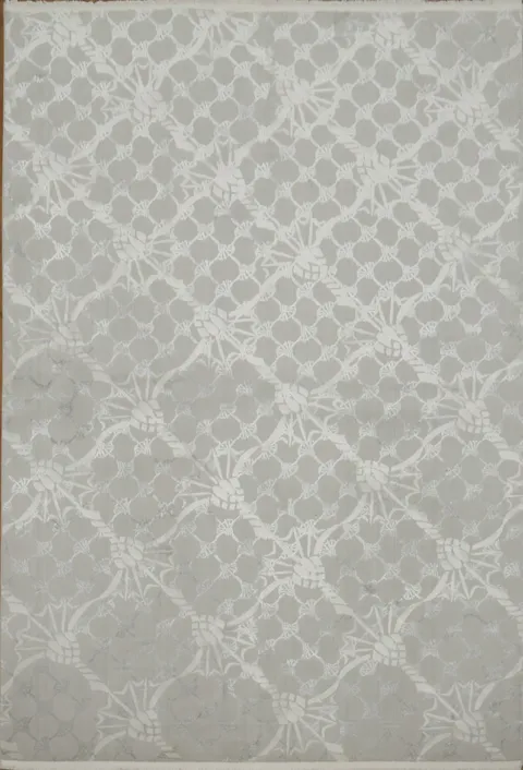Stylish grey and white rug with symmetrical design 5x8