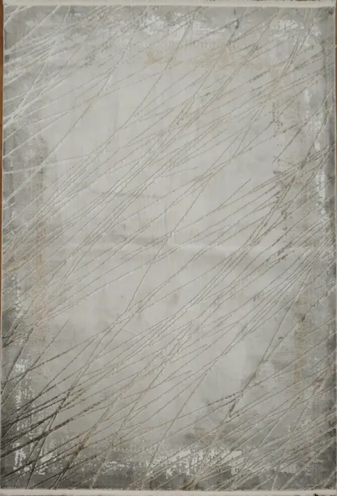 Stylish Contemporary Rug in Elegant Grey with Abstract Lines 5x8