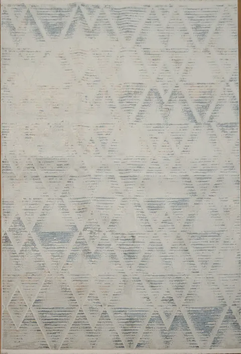 Chic Geometric Rug with Subtle Blue Tones for Sophisticated Style 5x8