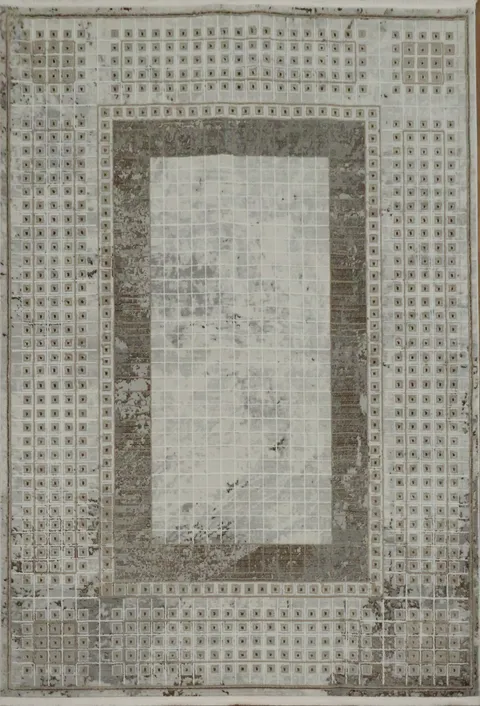 Luxurious Grey and White Rectangular Rug with Timeless Distressed Patterns 5x8