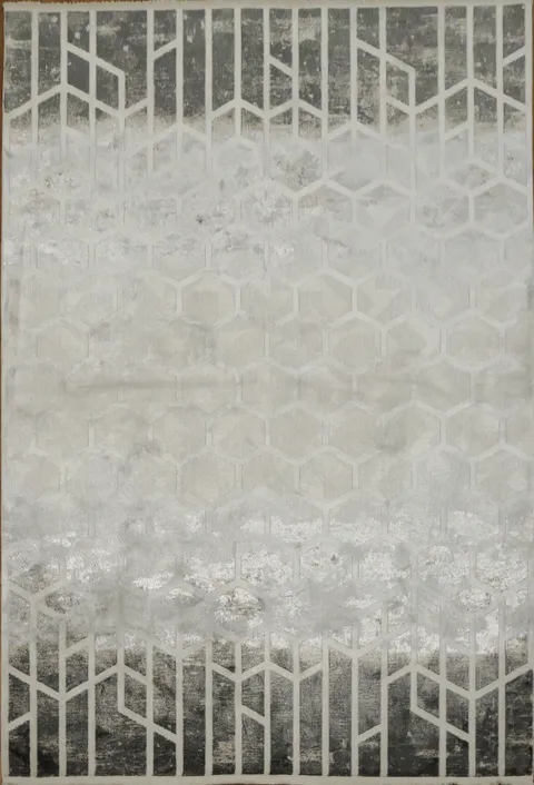 Chic Gray Geometric Rug with Unique Modern Design Elements 5x8