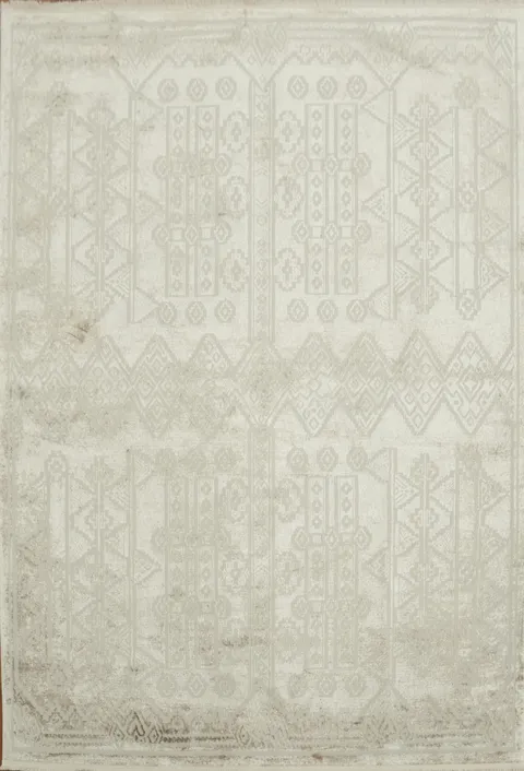 Ivory Rug with Intricate Patterns Perfect for Minimalist Spaces 5x8