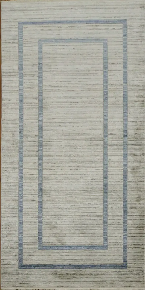 Contemporary Gray Rectangle Rug with Subtle Blue Accents 3x7