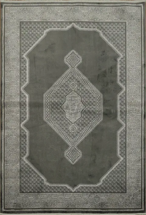 Bold Grey Area Rug for Contemporary Interior Design 5x8