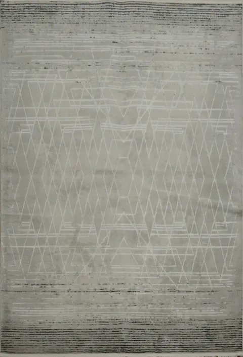 Contemporary Gray Rug Featuring Linear Geometric Design 5x8