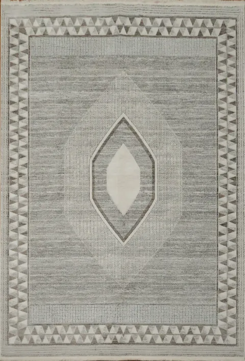Sophisticated Gray Rug with Intricate Border Detailing 5x8