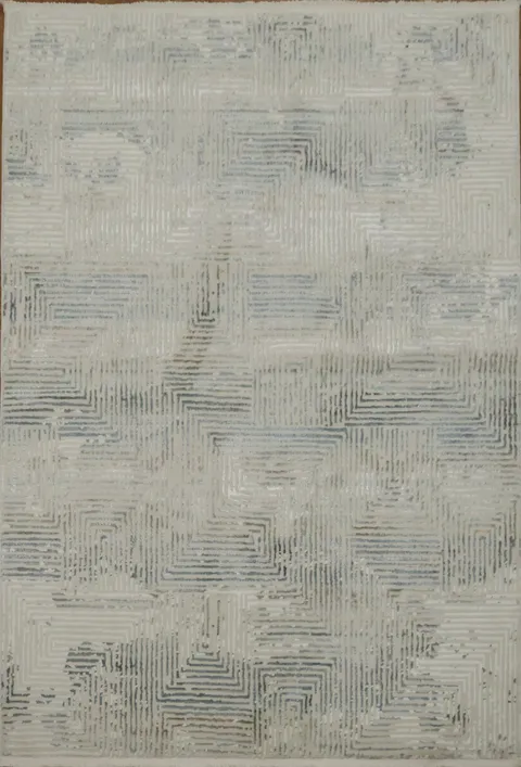 Sophisticated Grey Rug with Subtle Modern Design Patterns 5x8