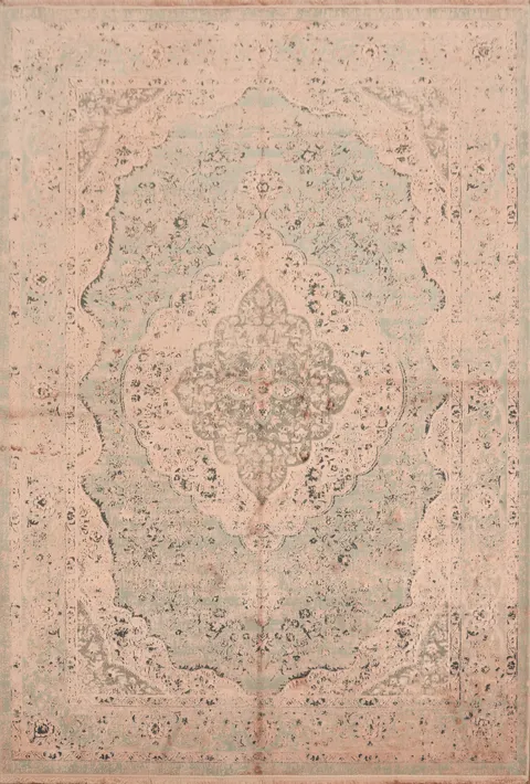 Exquisite Antique-Inspired Rug for a Timeless Look 5x8