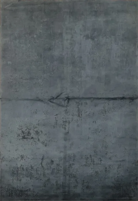 Elegant Industrial Grey Rug for a Modern Urban Look 5x8