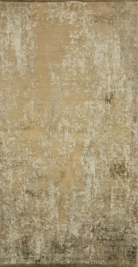Elegant Natural-Toned Area Rug for a Warm Ambiance